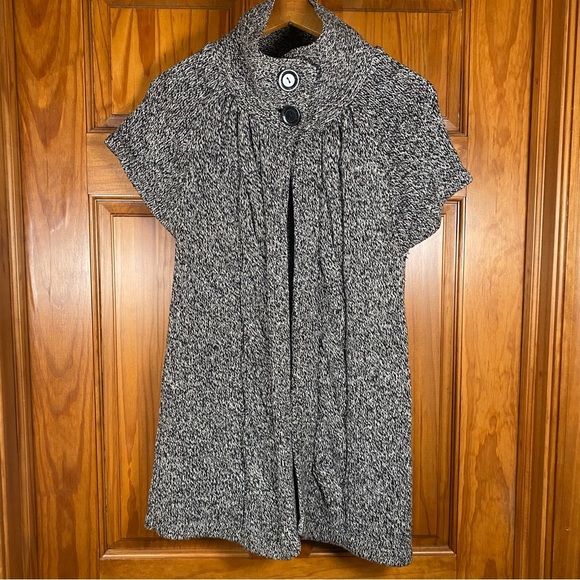 Kasper Essential Sportwear Short Sleeved Knit Cardigan with Collar Buttons - Picture 1 of 8